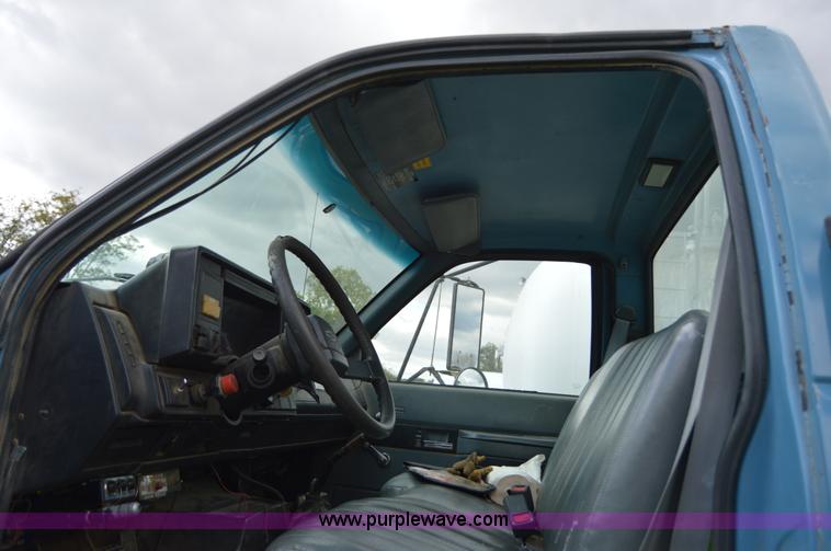 image for item AY9483 1991 Chevrolet Kodiak propane truck