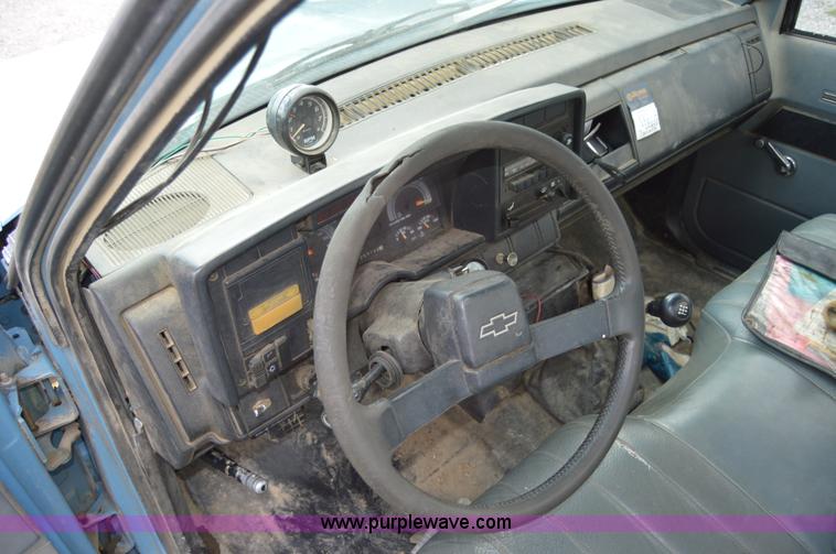 image for item AY9483 1991 Chevrolet Kodiak propane truck