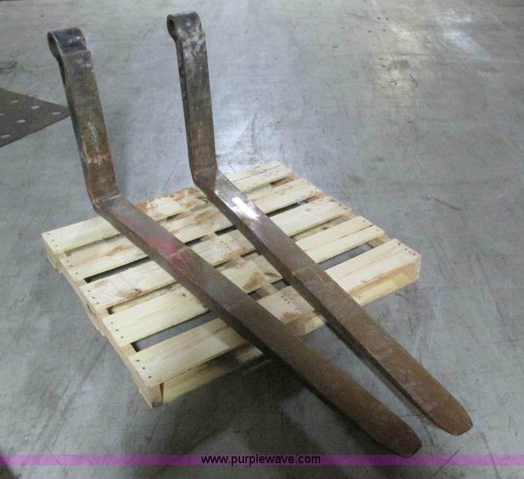 image for item AY9703 Pallet forks