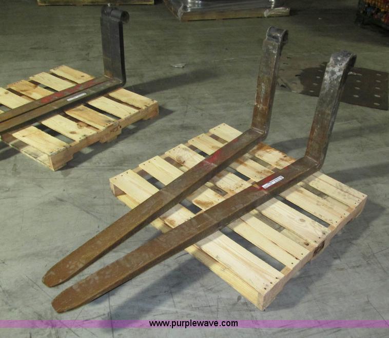image for item AY9703 Pallet forks