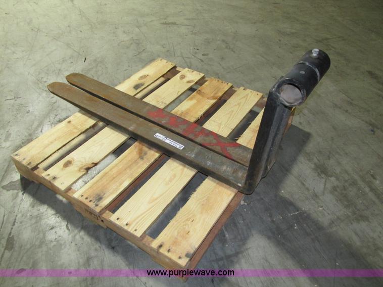image for item AY9704 Pallet forks