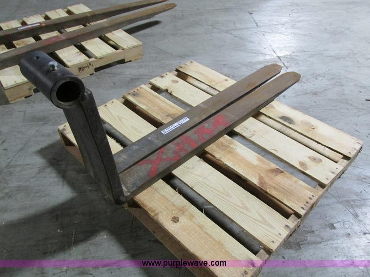 image for item AY9704 Pallet forks