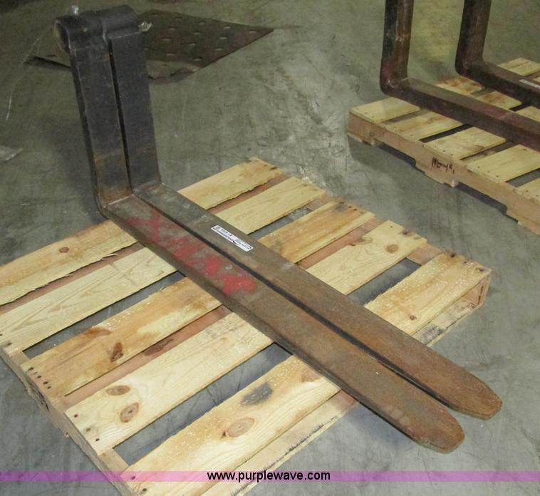 image for item AY9704 Pallet forks