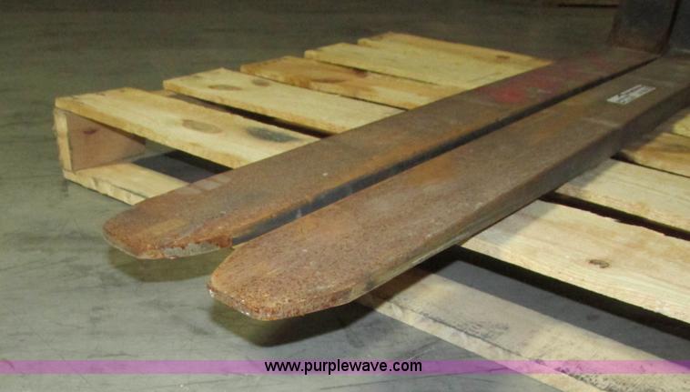 image for item AY9704 Pallet forks