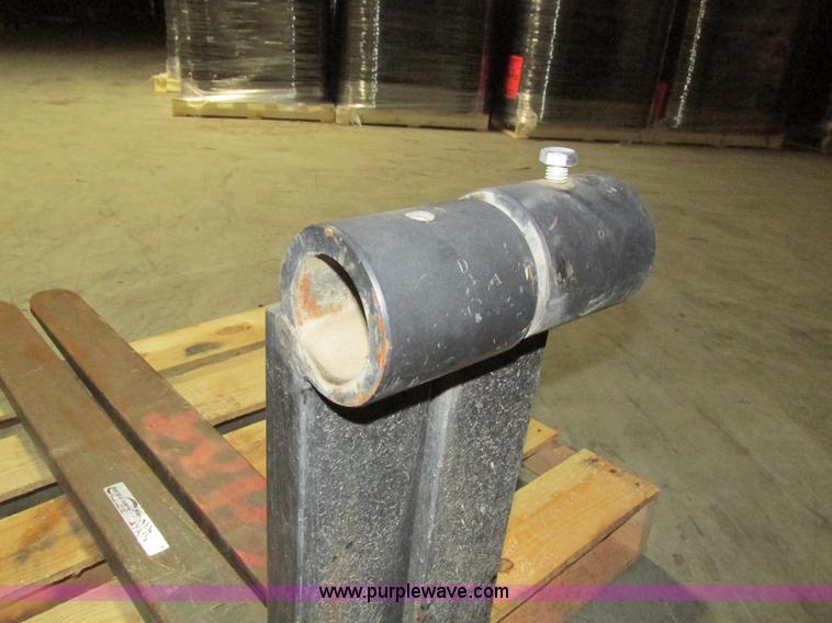 image for item AY9704 Pallet forks