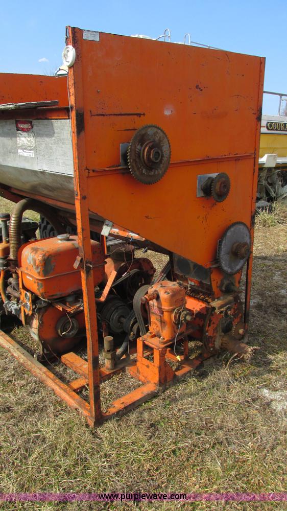 image for item AY9980 Insulation blower