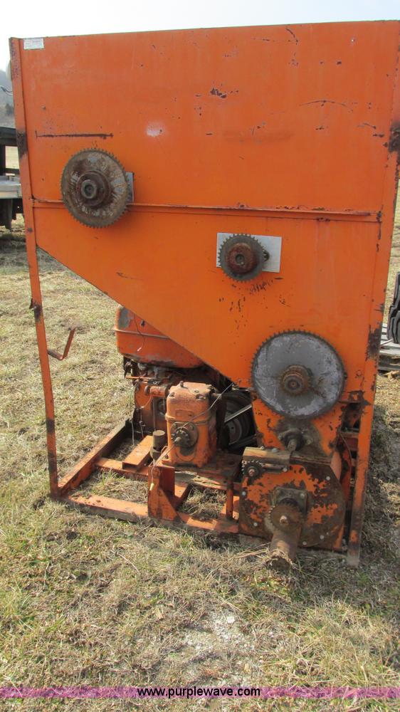 image for item AY9980 Insulation blower