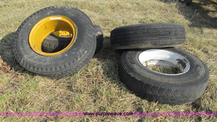 image for item AY9981 (4) tires and wheels