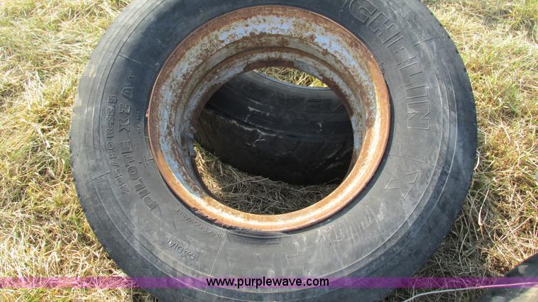 image for item AY9981 (4) tires and wheels