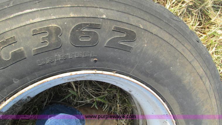 image for item AY9981 (4) tires and wheels