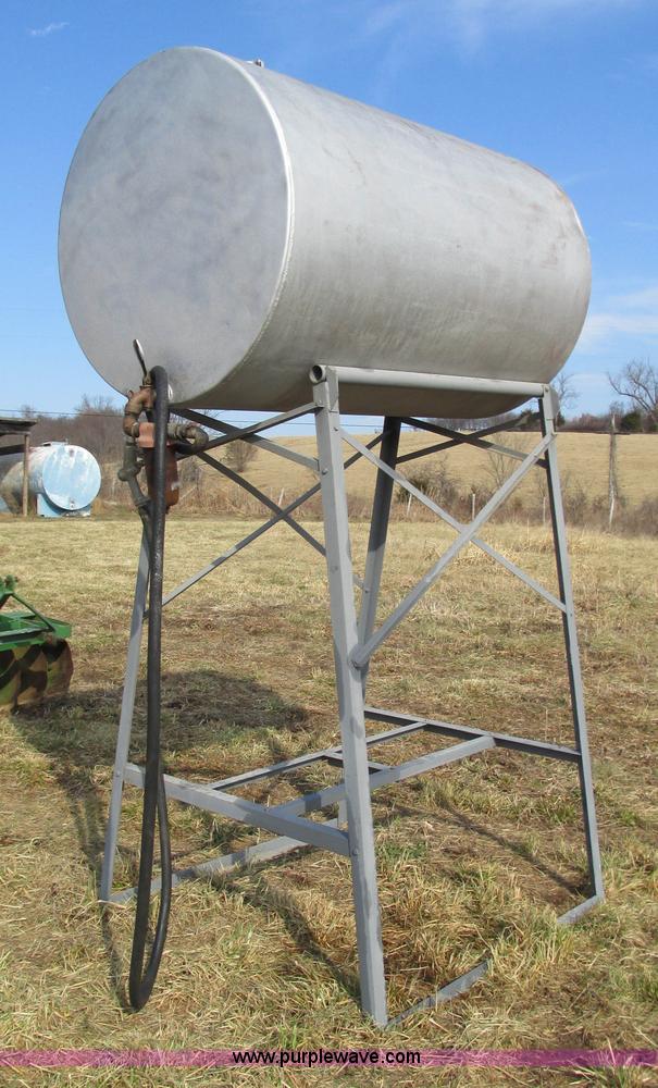 image for item AY9984 250 gallon fuel tank