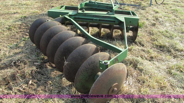 image for item AY9985 John Deere tandem offset disk