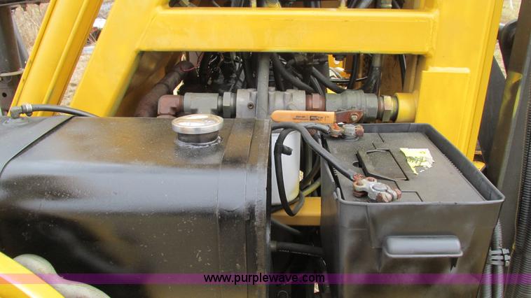 image for item AY9988 Spyder forklift