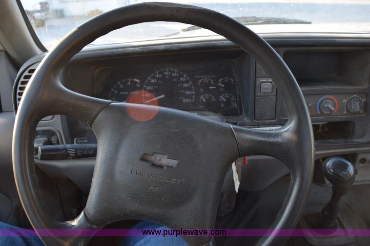 image for item BA9905 1995 Chevrolet 3500 flatbed truck