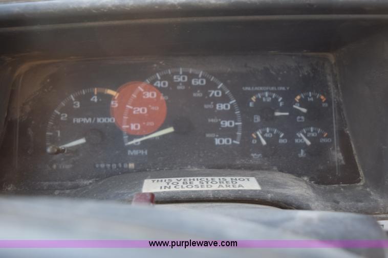 image for item BA9905 1995 Chevrolet 3500 flatbed truck