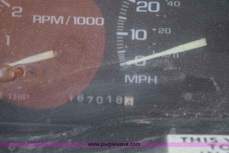 image for item BA9905 1995 Chevrolet 3500 flatbed truck