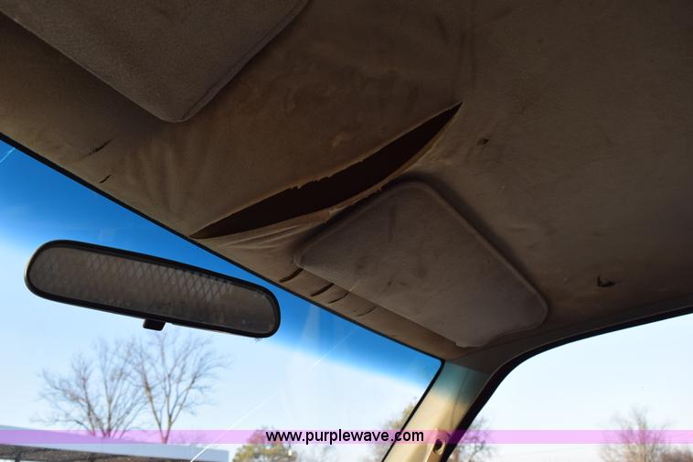 image for item BA9905 1995 Chevrolet 3500 flatbed truck