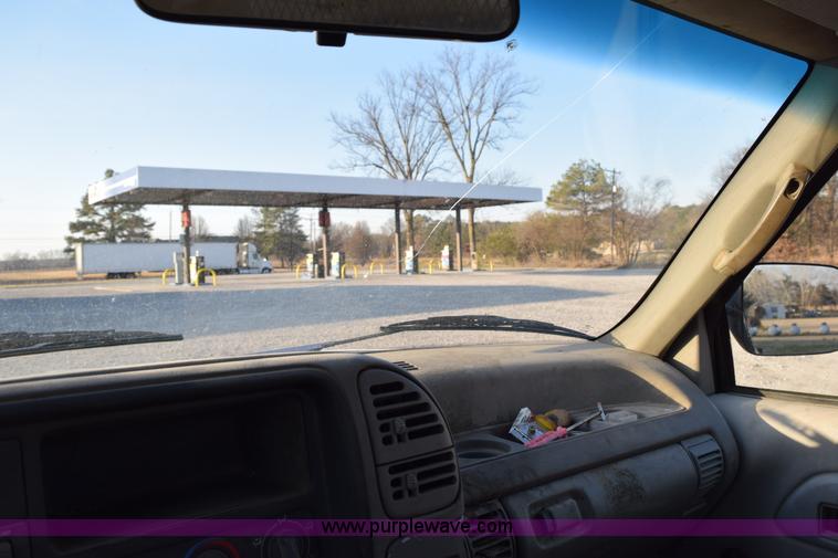 image for item BA9905 1995 Chevrolet 3500 flatbed truck