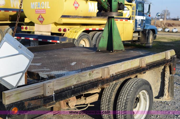 image for item BA9905 1995 Chevrolet 3500 flatbed truck