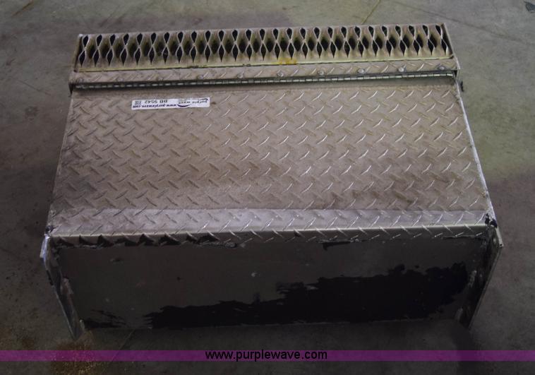 image for item BB9542 Aluminum storage box with steps