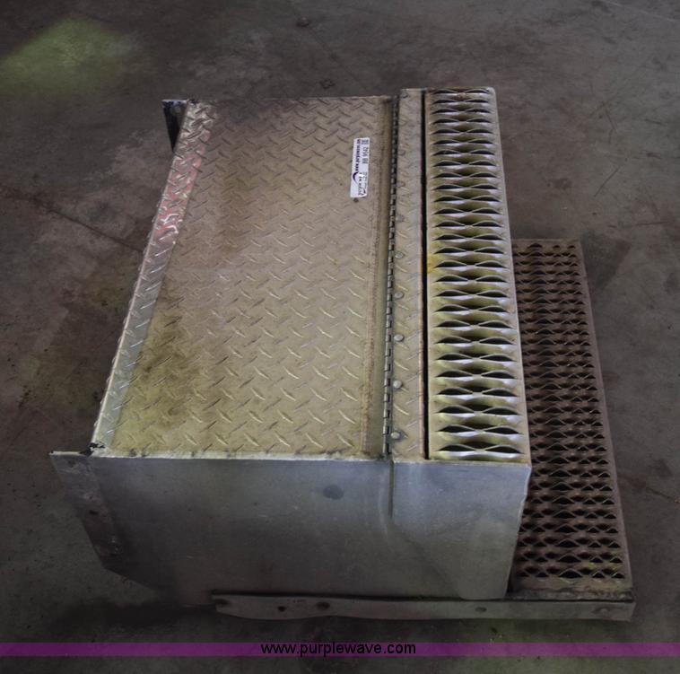 image for item BB9542 Aluminum storage box with steps