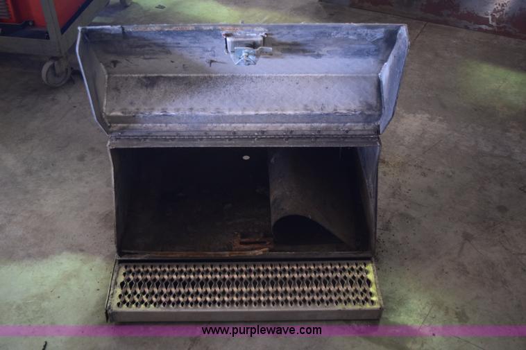 image for item BB9542 Aluminum storage box with steps