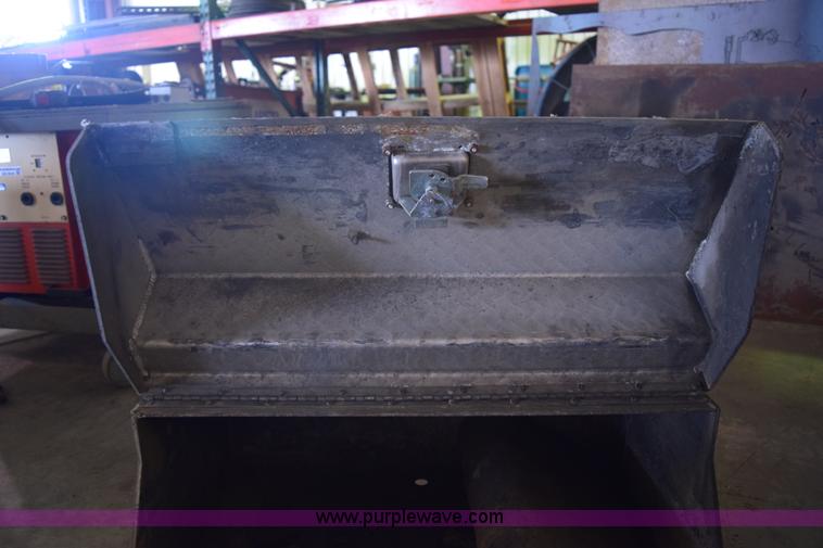 image for item BB9542 Aluminum storage box with steps