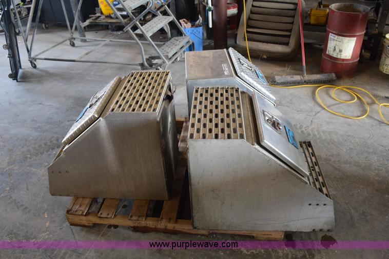 image for item BB9549 (3) aluminum saddle boxes with steps