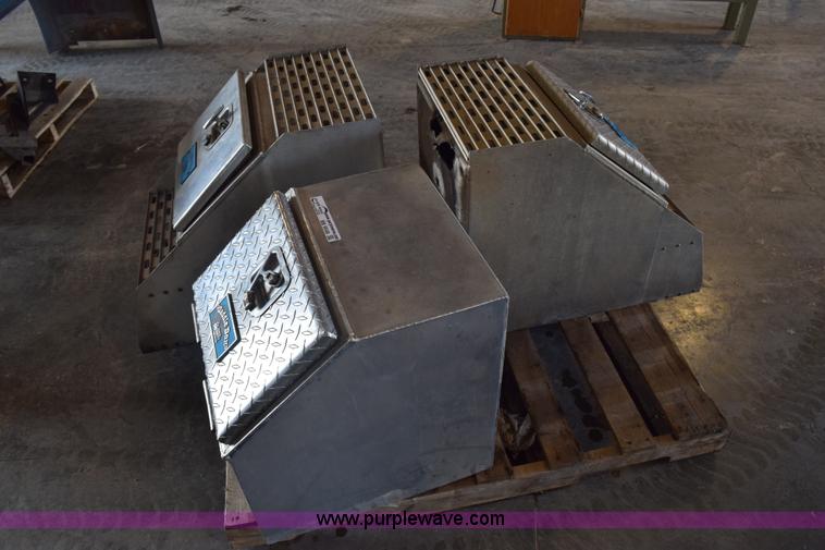 image for item BB9549 (3) aluminum saddle boxes with steps