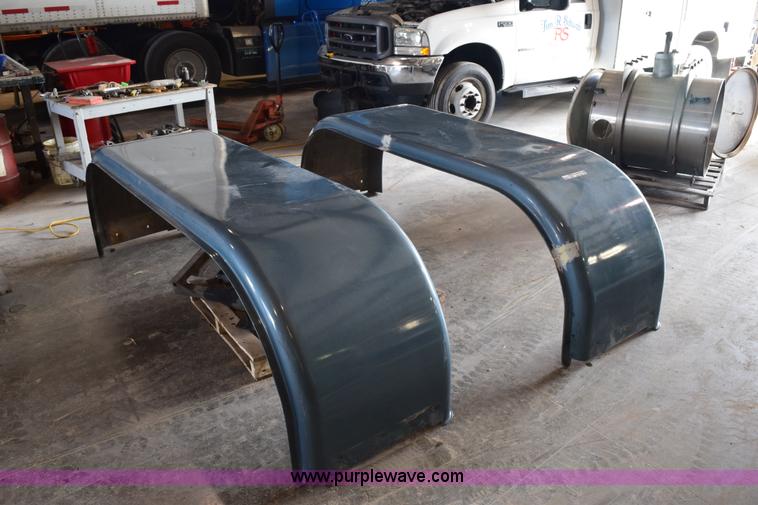 image for item BB9550 Semi truck fenders