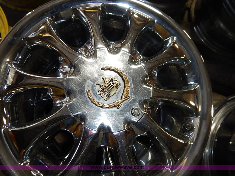 image for item BM9950 (4) Cadillac 16" aluminum alloy wheels