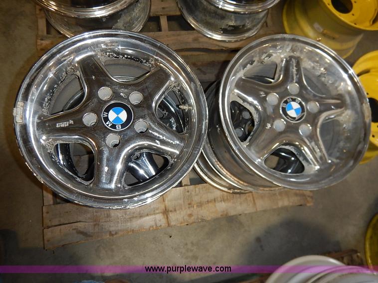 image for item BM9951 (4) BMW 15" aluminum alloy wheels