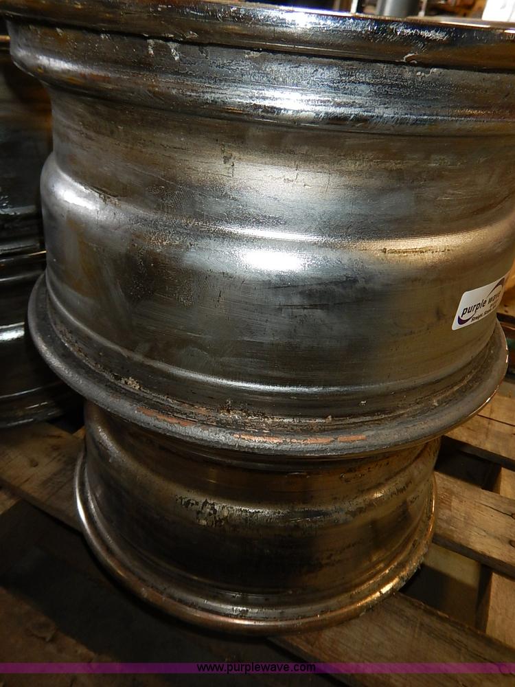 image for item BM9951 (4) BMW 15" aluminum alloy wheels