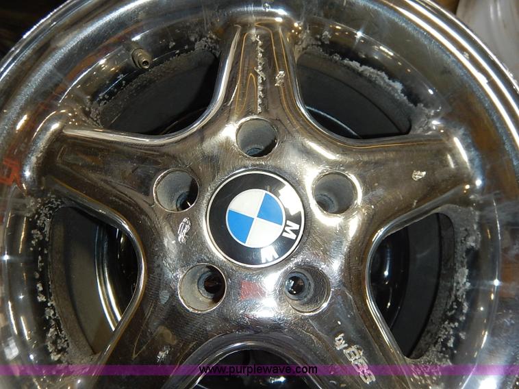 image for item BM9951 (4) BMW 15" aluminum alloy wheels