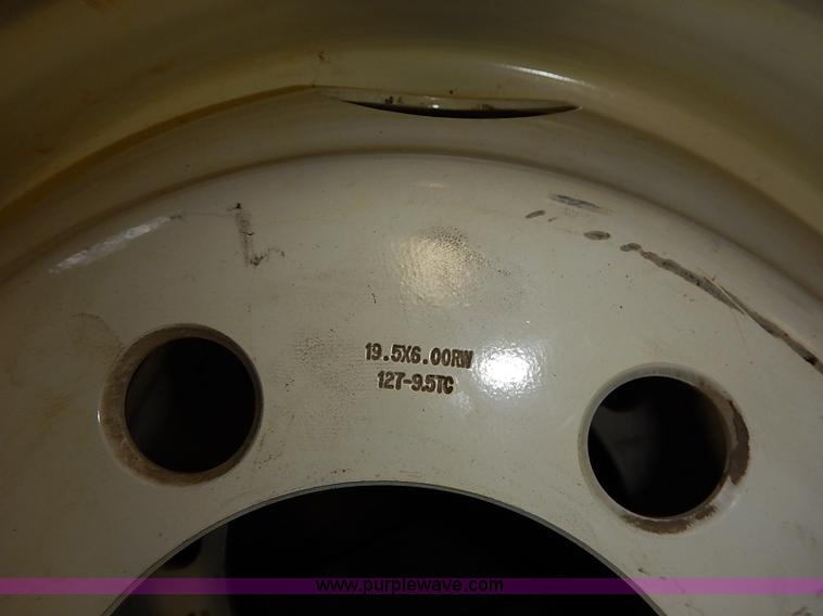 image for item BM9952 (7) 19.5x6.00 wheels