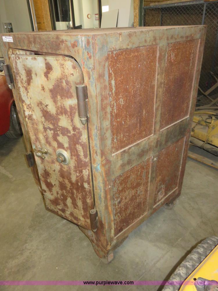 image for item BM9958 Die Bold safe