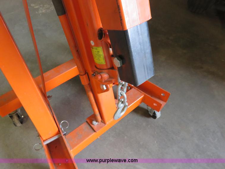 image for item BM9962 One ton shop crane