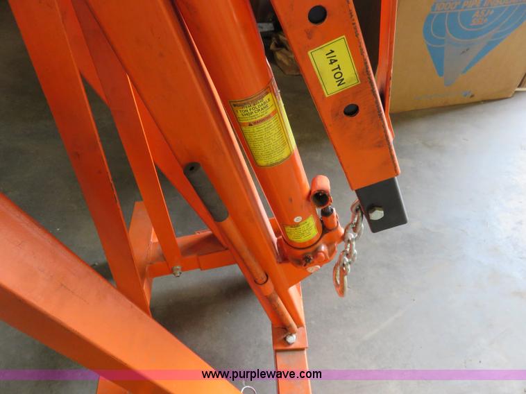 image for item BM9962 One ton shop crane