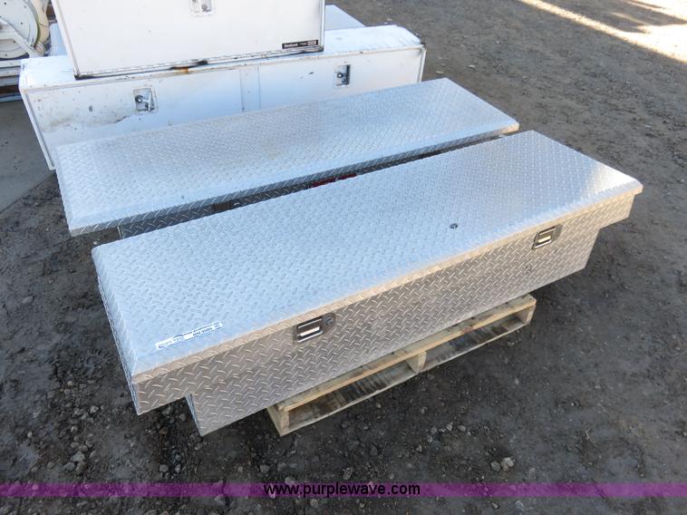 image for item BM9989 Assorted automotive items