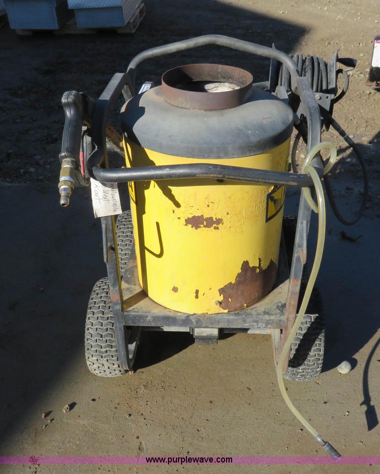 image for item BM9996 Landa pressure washer