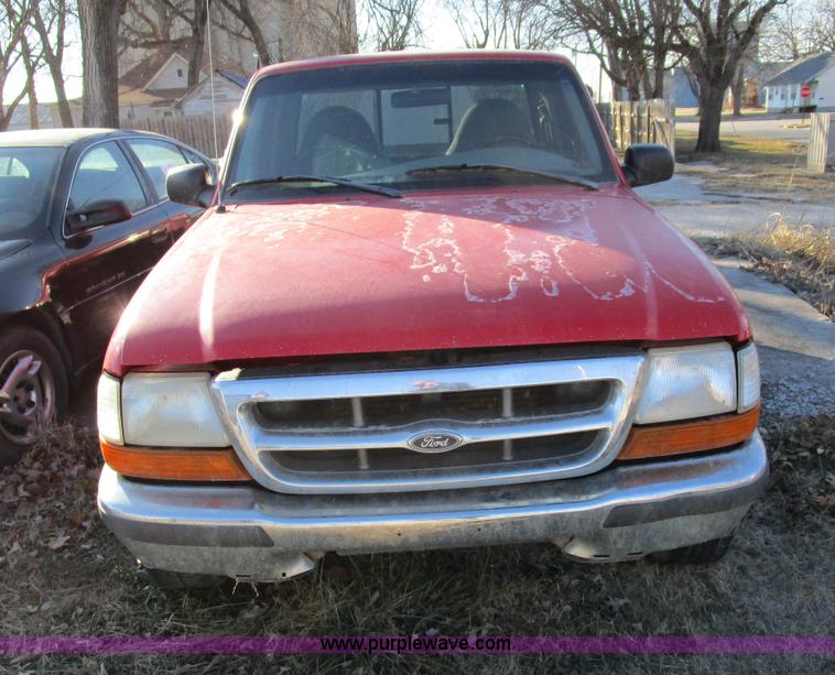 image for item D2266 1998 Ford Ranger XL pickup truck
