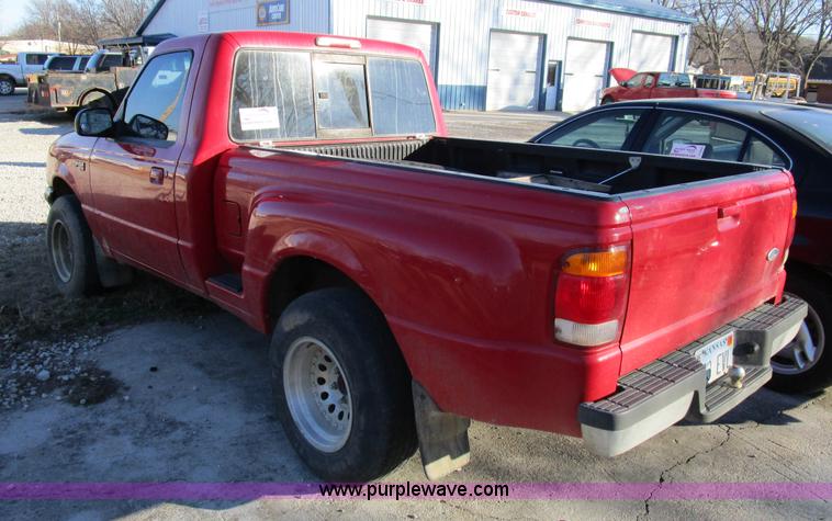 image for item D2266 1998 Ford Ranger XL pickup truck