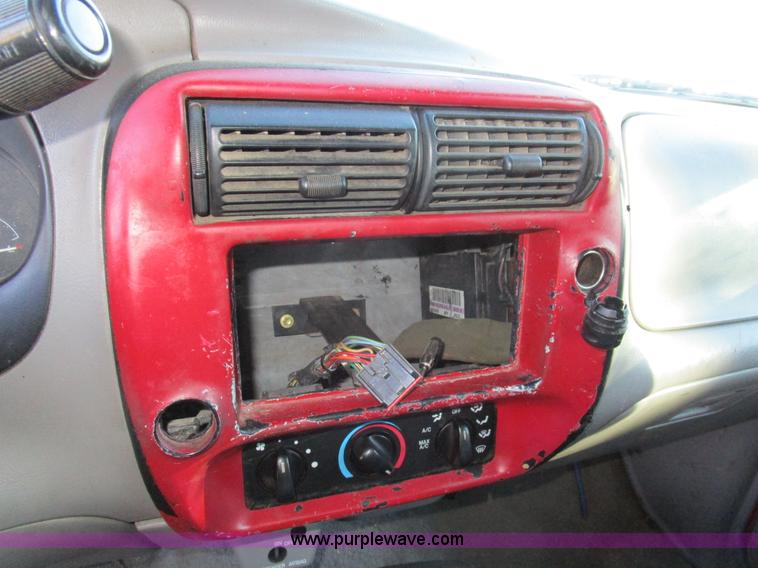 image for item D2266 1998 Ford Ranger XL pickup truck