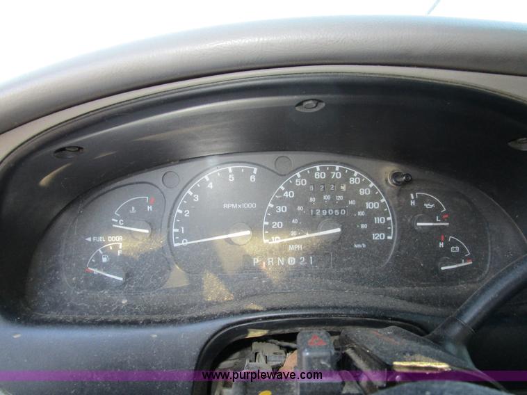 image for item D2266 1998 Ford Ranger XL pickup truck