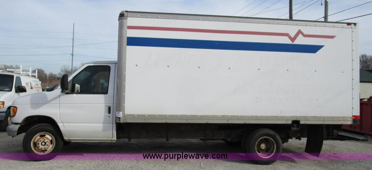 image for item D2271 2000 Ford Econoline E350 box van