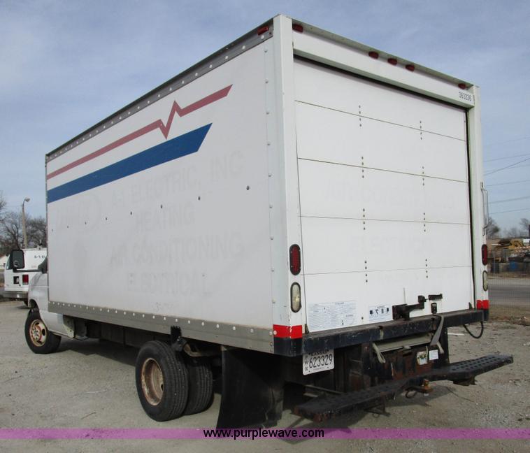 image for item D2271 2000 Ford Econoline E350 box van