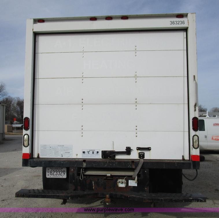 image for item D2271 2000 Ford Econoline E350 box van