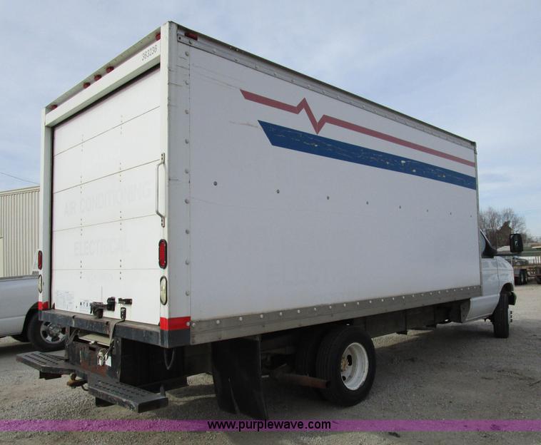 image for item D2271 2000 Ford Econoline E350 box van