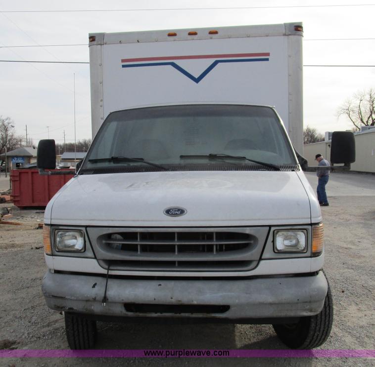 image for item D2271 2000 Ford Econoline E350 box van