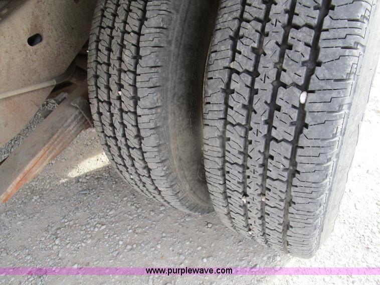 image for item D2271 2000 Ford Econoline E350 box van